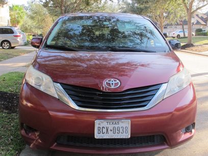 Used 2012 Toyota Sienna LE