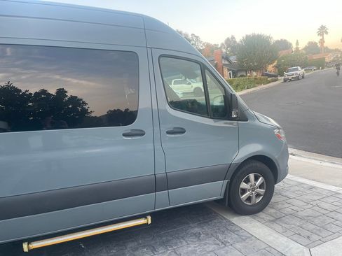 Used 2021 Mercedes-Benz Sprinter 2500 image 4