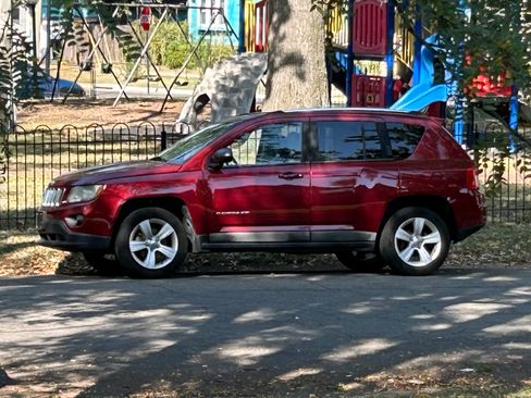 Used 2011 Jeep Compass Latitude w/ Sun/Sound Group image 1