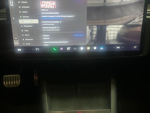 Used 2022 Tesla Model S Plaid image 9