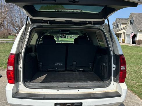 Used 2013 Chevrolet Suburban LS image 4