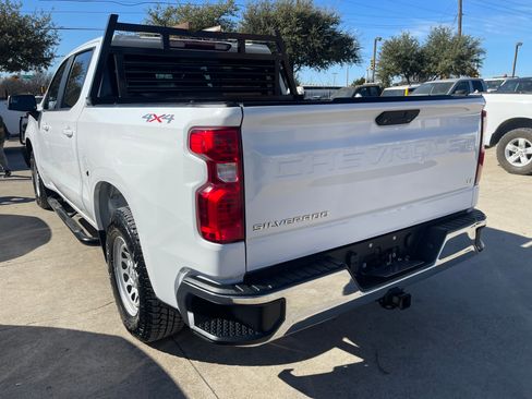 Used 2020 Chevrolet Silverado 1500 LT w/ Convenience Package image 9
