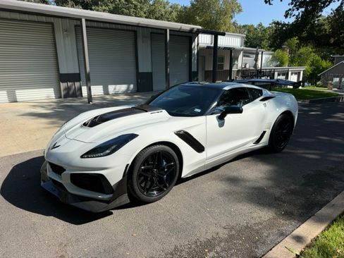 Used 2019 Chevrolet Corvette ZR1 w/ ZTK Track Performance Package RWD image 11