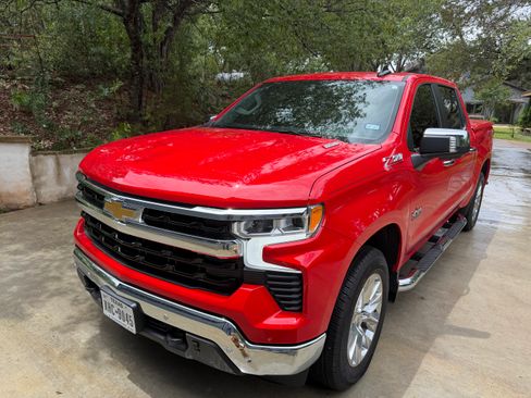 Used 2025 Chevrolet Silverado 1500 LT w/ Texas Edition Plus AWD/4WD image 4