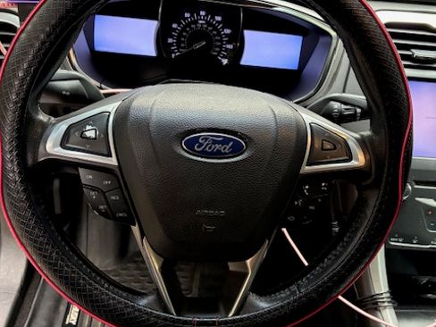 Used 2013 Ford Fusion SE FWD image 15