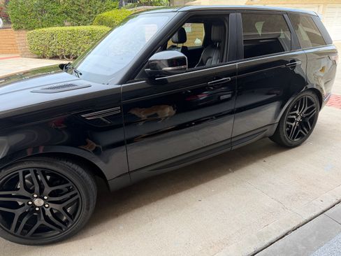 Used 2017 Land Rover Range Rover Sport SE AWD/4WD image 1