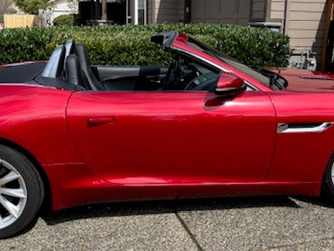 Used 2014 Jaguar F-TYPE Convertible image 4