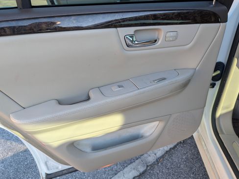 Used 2008 Cadillac DTS w/ Sun And Sound Package image 15