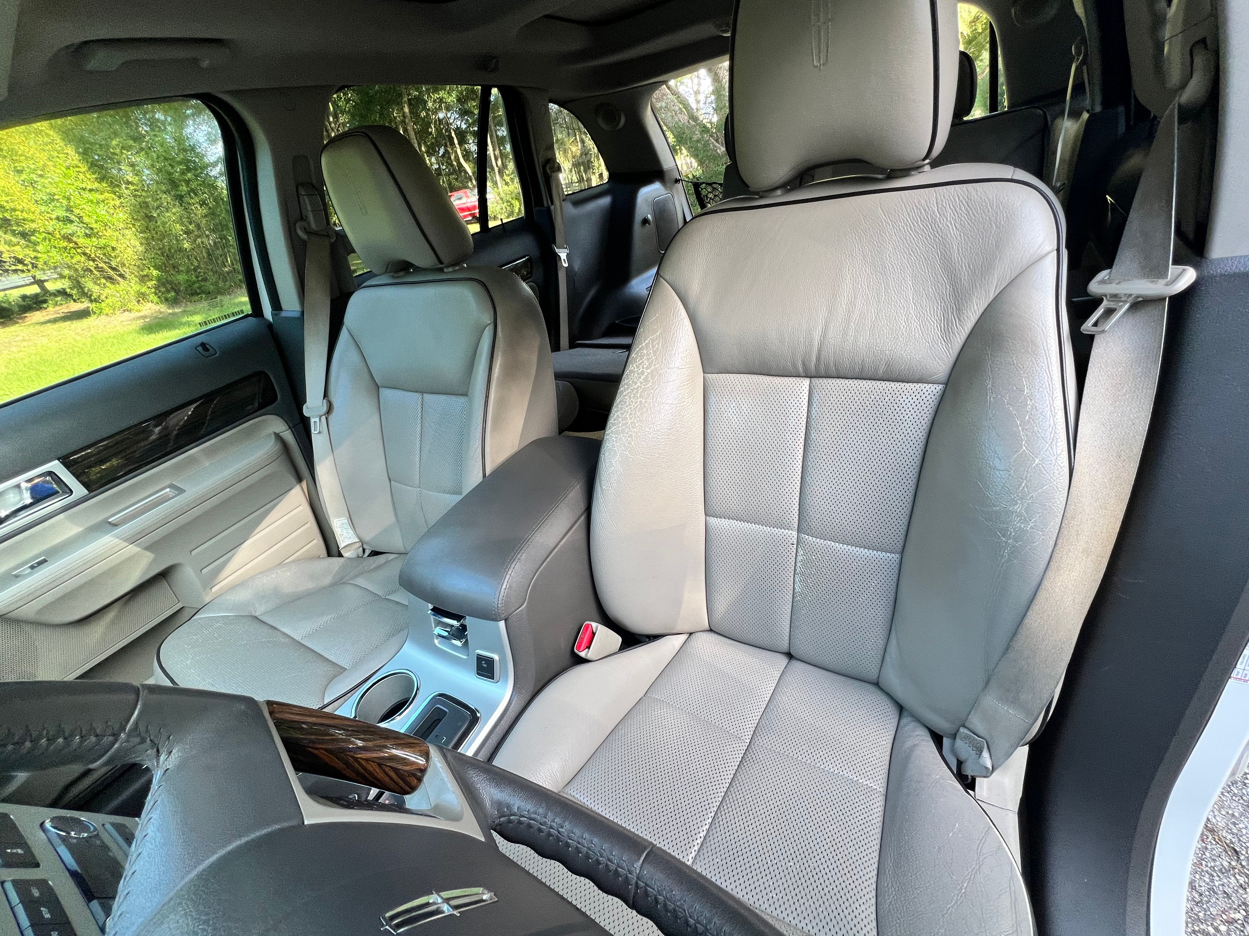 Used 2010 Lincoln MKX 2WD image 16