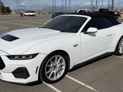Used 2024 Ford Mustang GT Premium RWD image 9