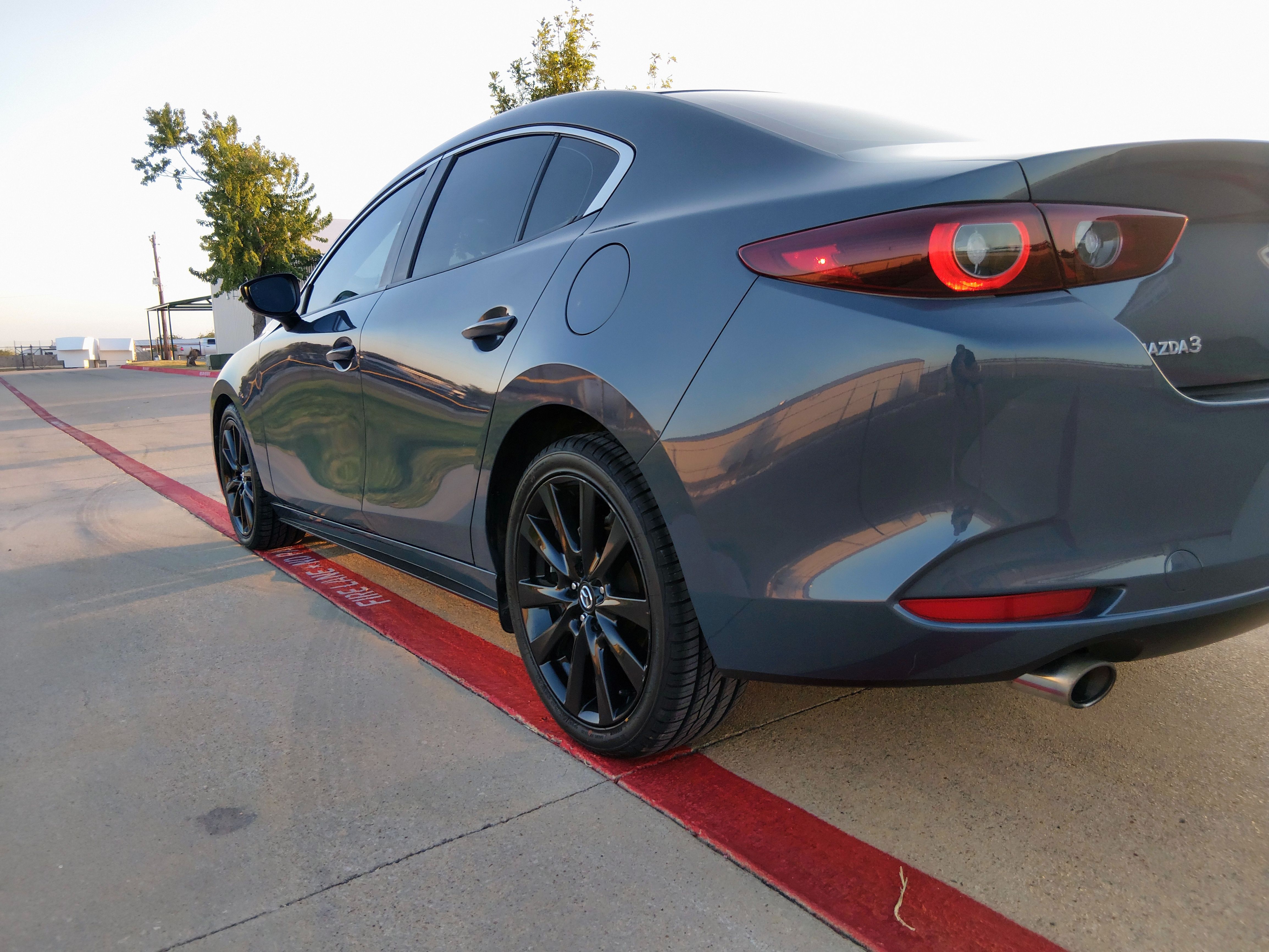 Used 2022 MAZDA MAZDA3 s FWD image 4