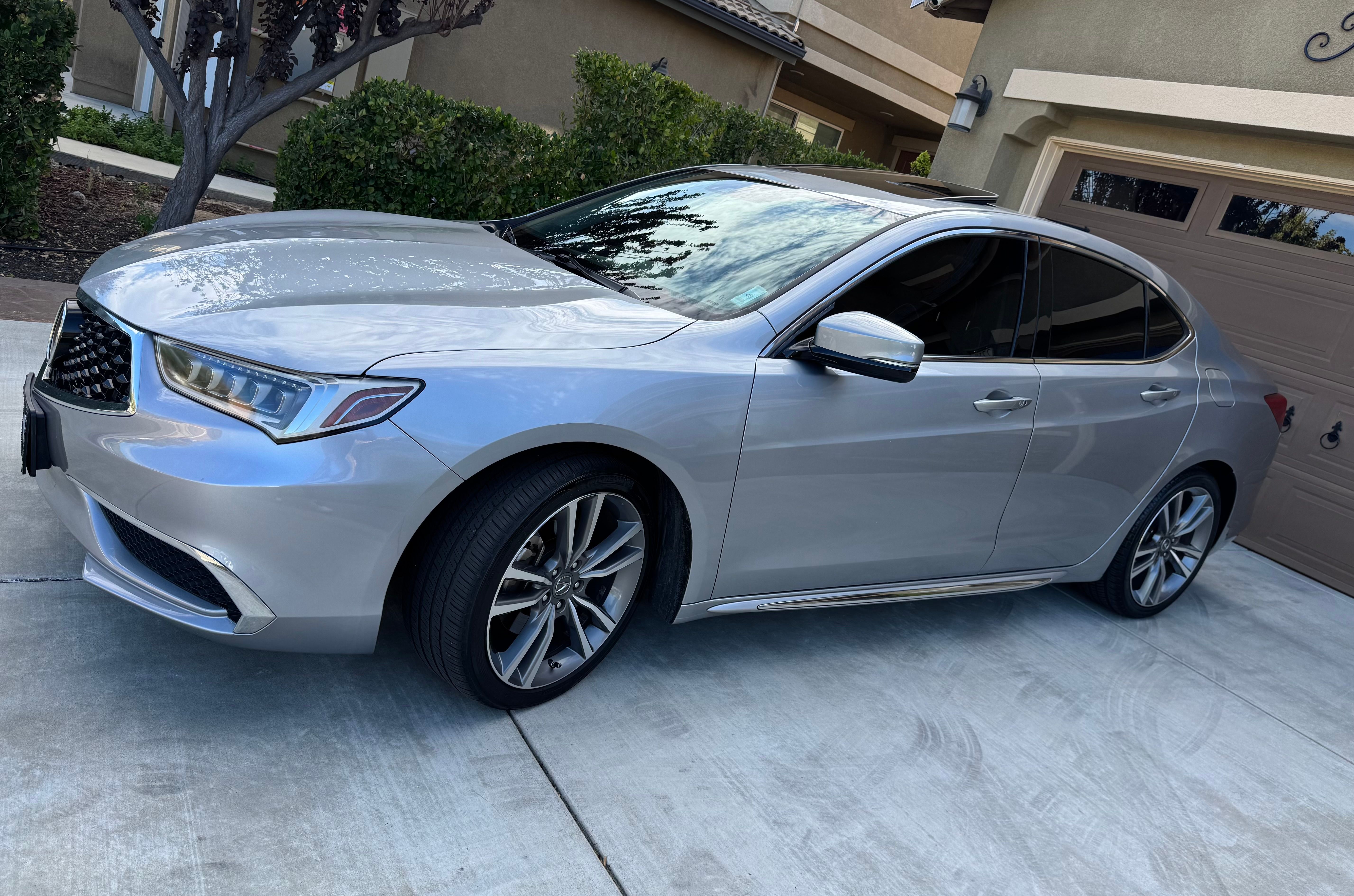 Used 2020 Acura TLX w/ Technology Package FWD image 1