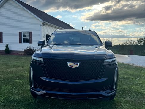 Used 2022 Cadillac Escalade Sport w/ LPO, Floor Liner Package image 1