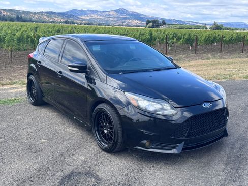 Used 2013 Ford Focus ST FWD image 11