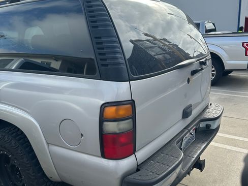 Used 2005 Chevrolet Suburban LT w/ Preferred Equipment Group AWD/4WD image 9
