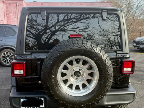 Used 2024 Jeep Wrangler Sport image 5