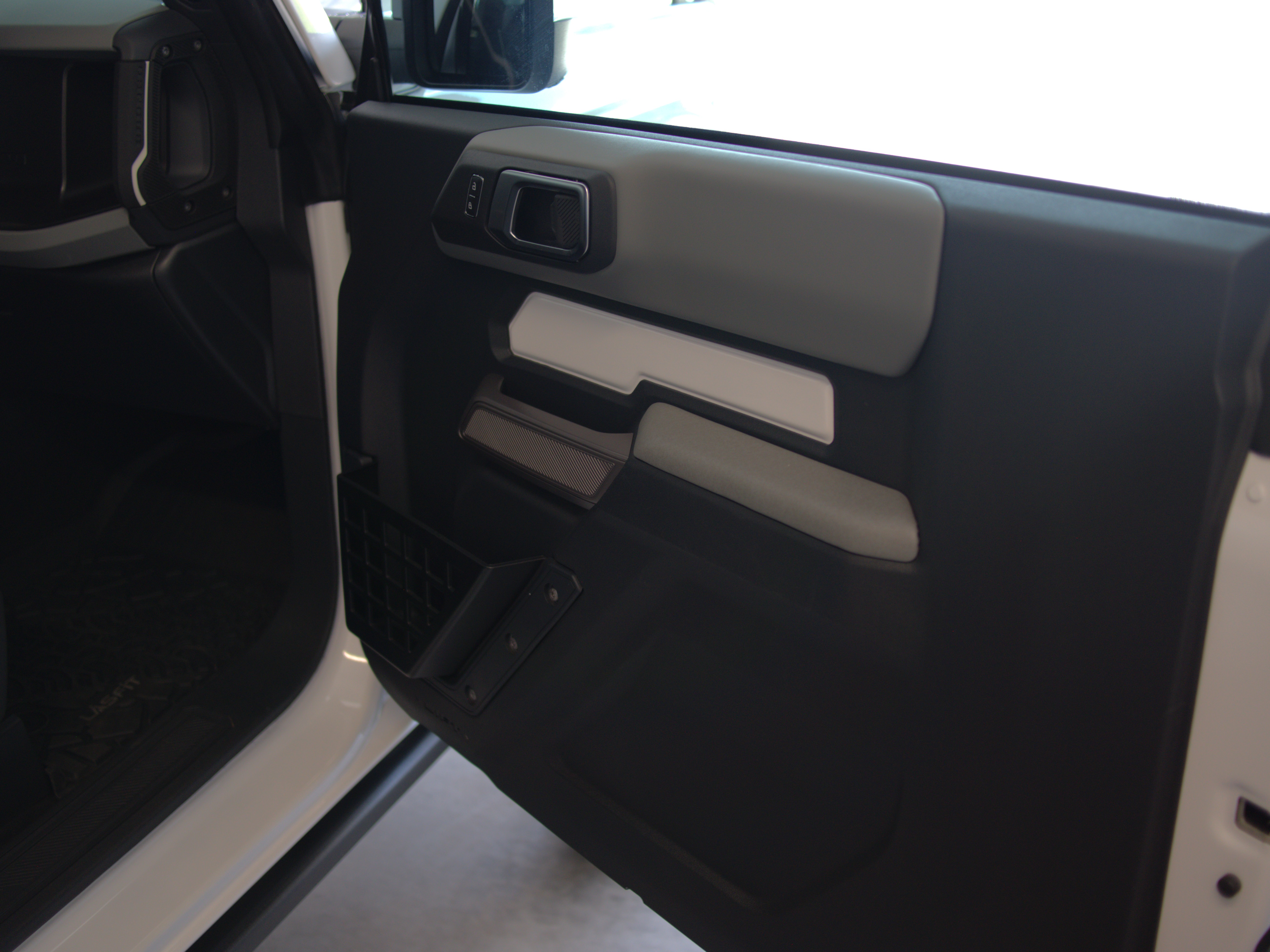 Used 2023 Ford Bronco Badlands w/ Sasquatch Package AWD/4WD image 21