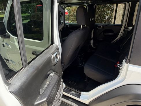 Used 2021 Jeep Wrangler Unlimited Sport AWD/4WD image 6