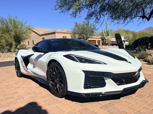 Used 2024 Chevrolet Corvette Z06 image 4