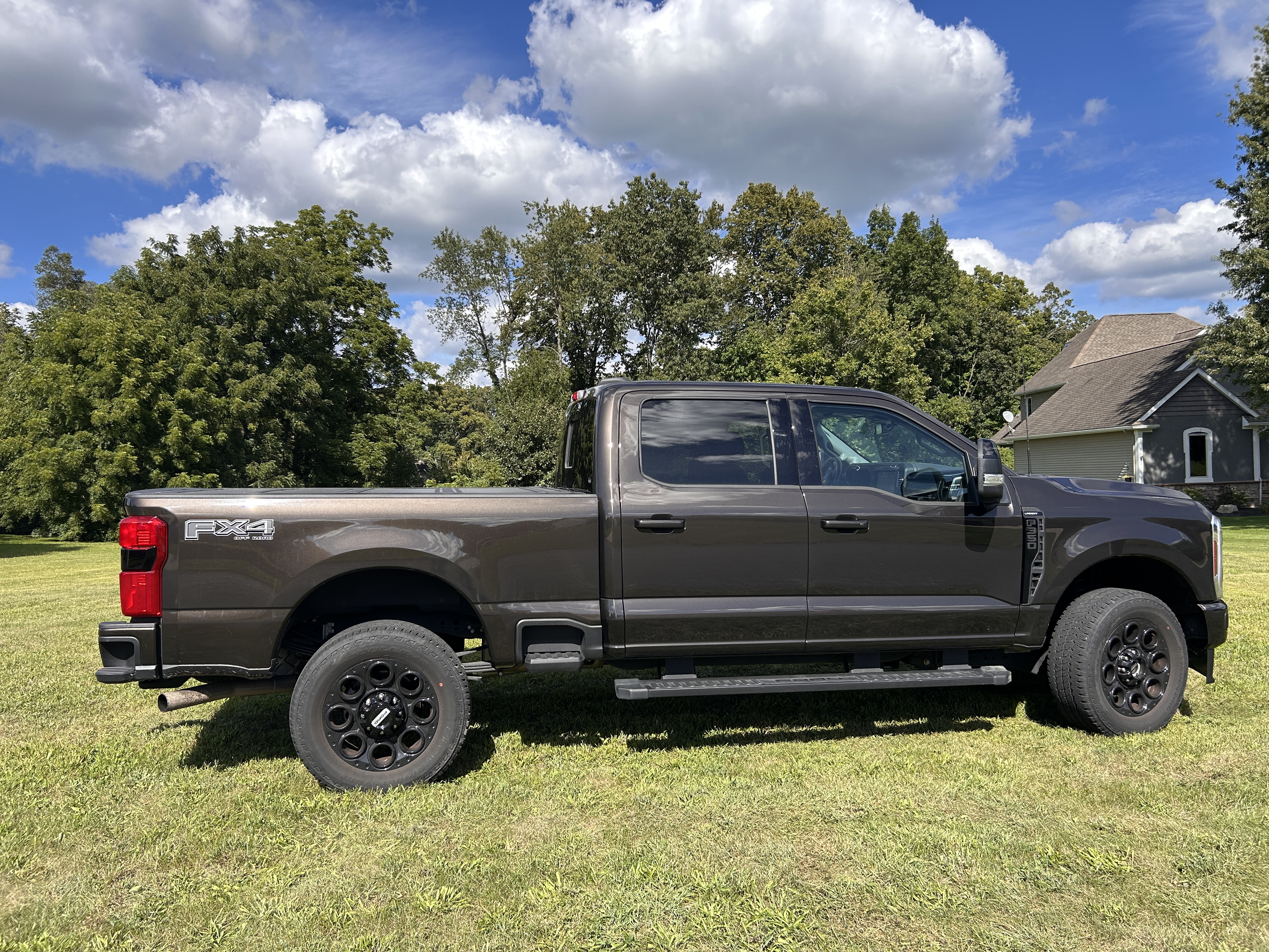 Used 2024 Ford F350 Lariat w/ Lariat Ultimate Package AWD/4WD image 9