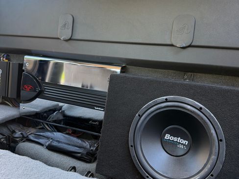 Used 2005 GMC Sierra 3500 SLE w/ Heavy-Duty Power Package image 6