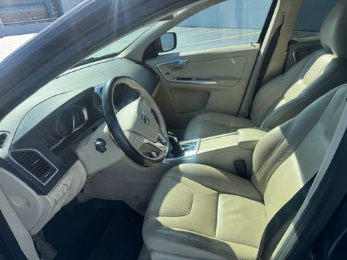 Used 2015 Volvo XC60 T5 Premier w/ Proximity Package image 8