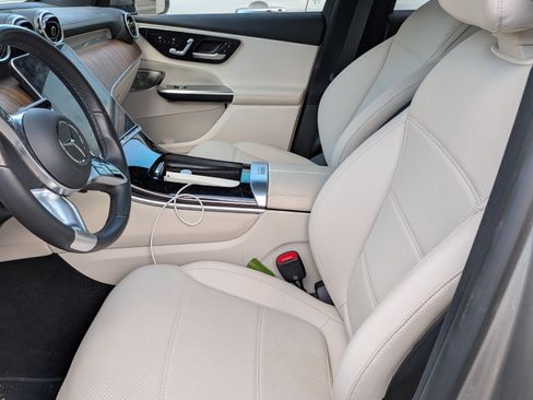Used 2023 Mercedes-Benz GLC 300 4MATIC image 6