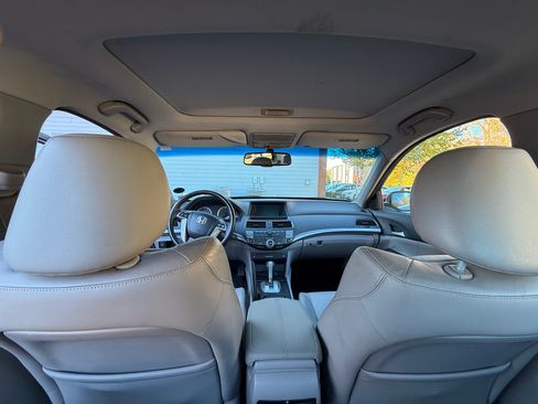 Used 2010 Honda Accord EX-L image 5