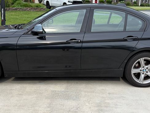 Used 2013 BMW 328i xDrive Sedan AWD/4WD image 2