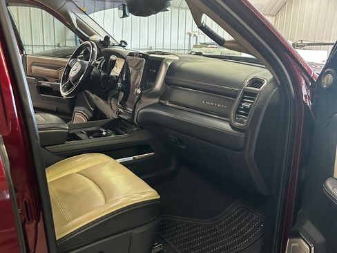 Used 2019 RAM 3500 Limited w/ Max Tow Package AWD/4WD image 12