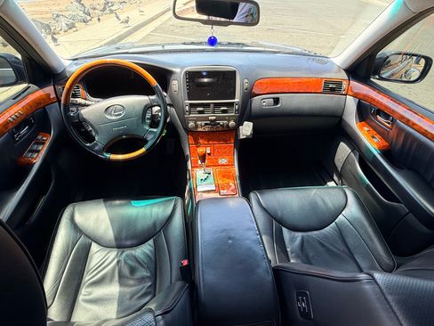 Used 2005 Lexus LS 430 RWD image 18