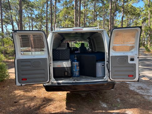 Used 2014 Ford E-250 and Econoline 250 Extended RWD image 11