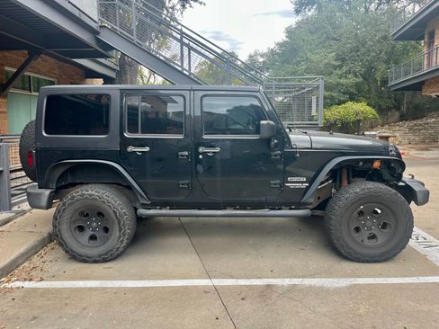 Used 2012 Jeep Wrangler Unlimited Sport image 4