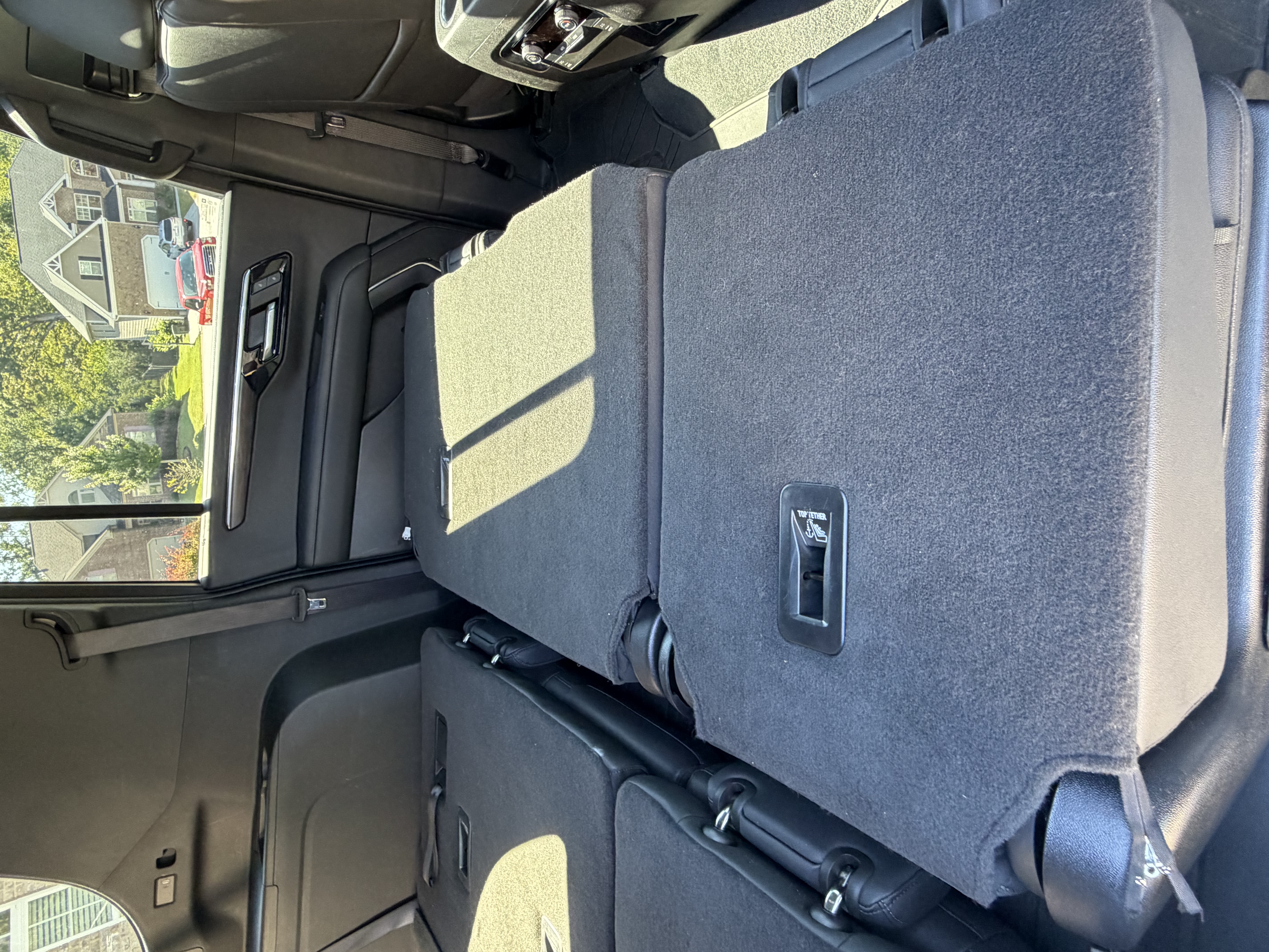 Used 2025 Chevrolet Suburban LT AWD/4WD image 28