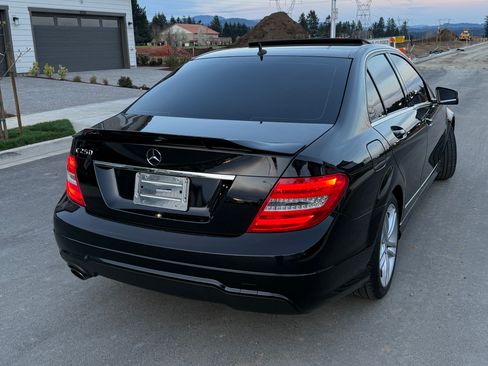 Used 2013 Mercedes-Benz C 250 Sedan image 10
