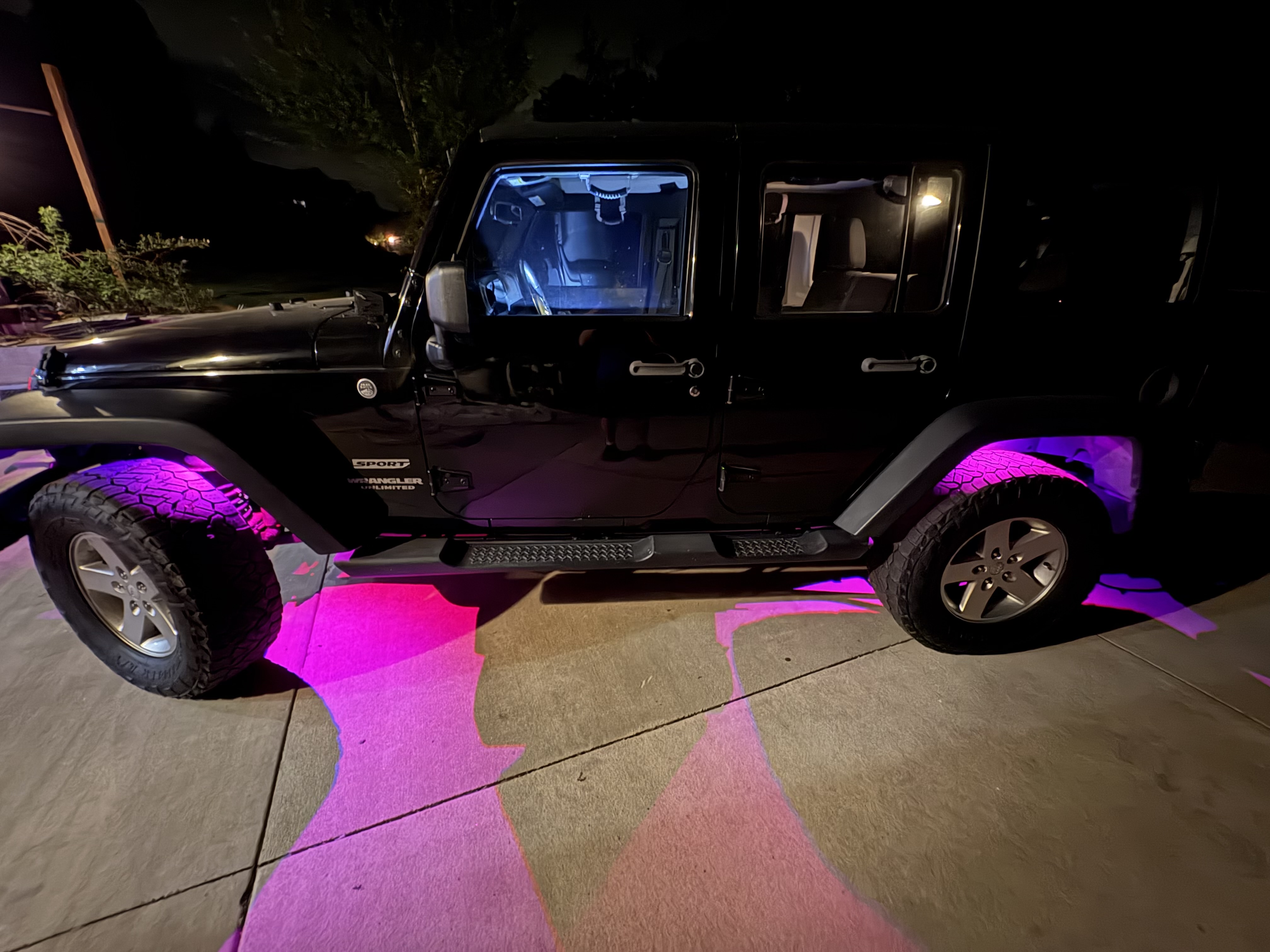 Used 2013 Jeep Wrangler Unlimited Sport AWD/4WD image 13