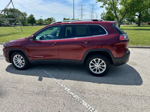 Used 2019 Jeep Cherokee Latitude w/ Cold Weather Group FWD image 6