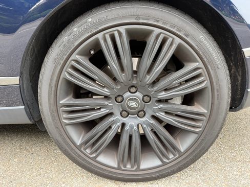 Used 2020 Land Rover Range Rover HSE image 10