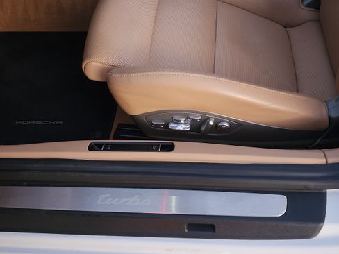 Used 2016 Porsche 911 Turbo image 24