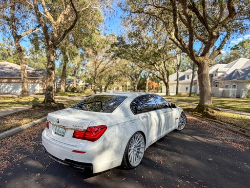 Used 2015 BMW 740Li image 2