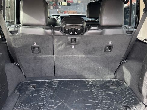 Used 2019 Jeep Wrangler Unlimited Sahara w/ Cold Weather Group image 6