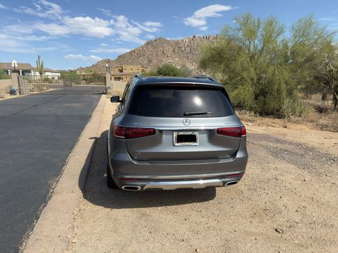 Used 2020 Mercedes-Benz GLS 450 4MATIC image 4