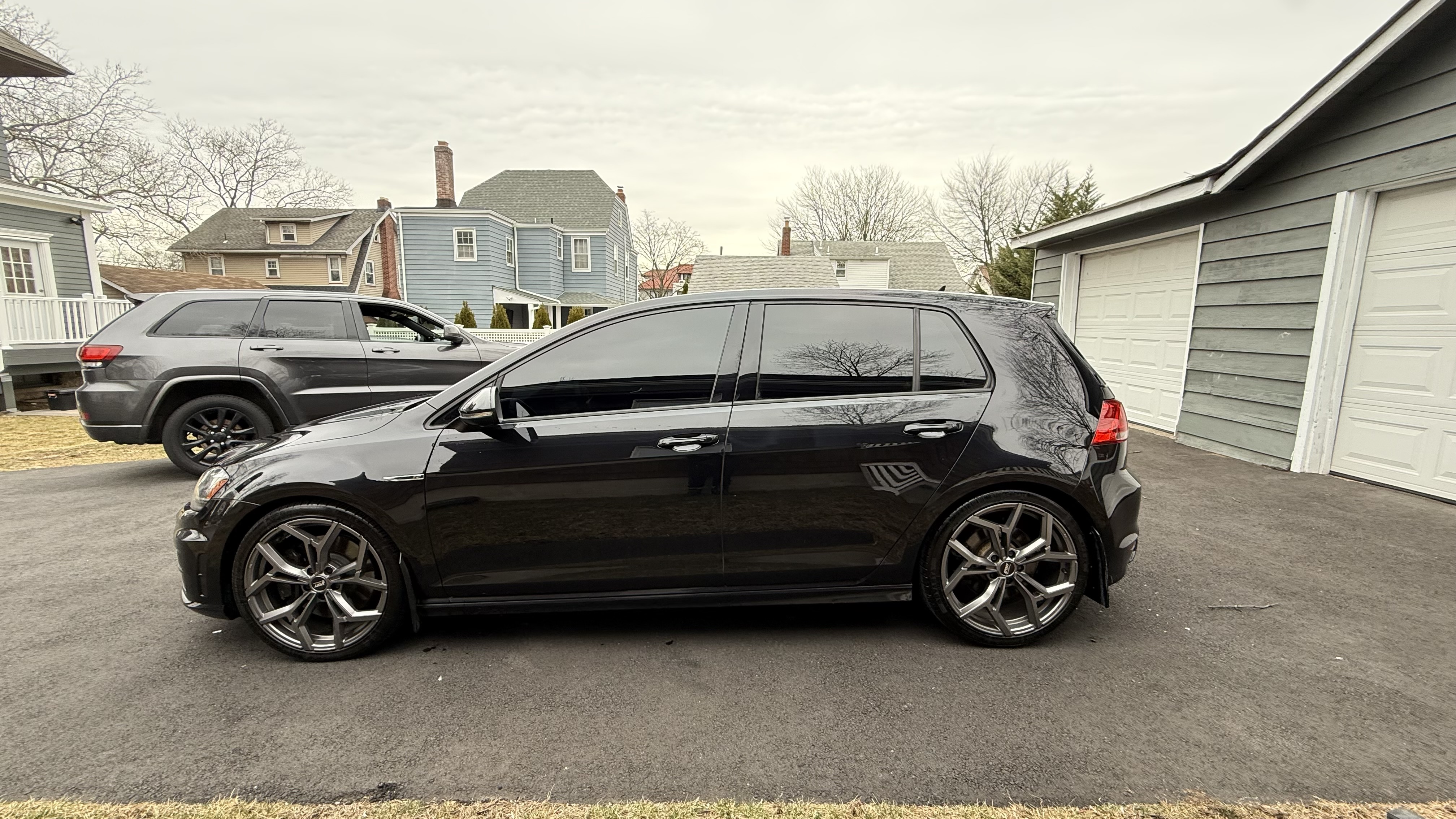 Used 2017 Volkswagen Golf 4-Door AWD/4WD image 9