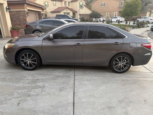 Used 2017 Toyota Camry XSE image 9