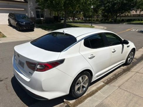 Used 2015 Kia Optima LX FWD image 2