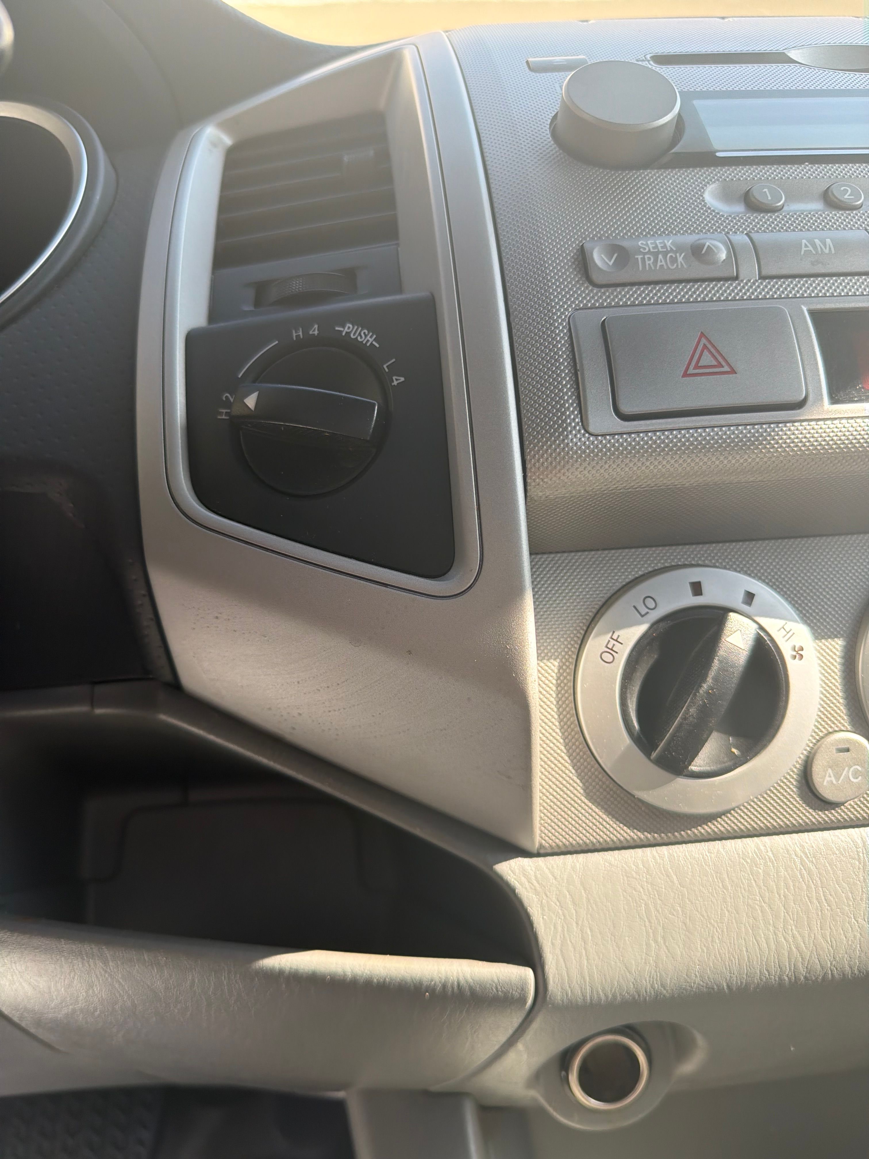 Used 2008 Toyota Tacoma 4x4 Access Cab V6 image 4