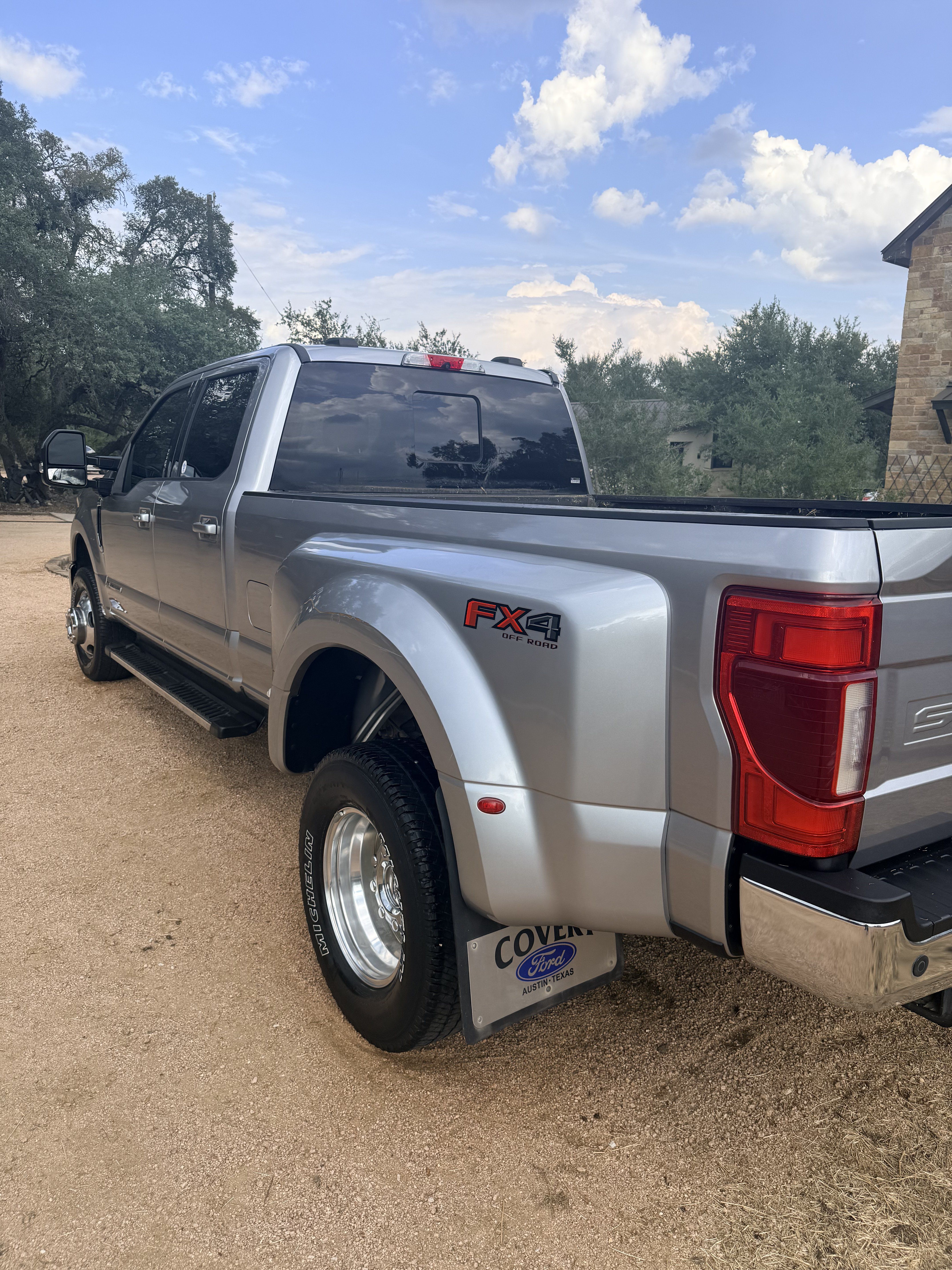 Used 2020 Ford F350 Lariat w/ Lariat Ultimate Package AWD/4WD image 19
