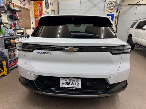 Used 2025 Chevrolet Equinox EV LT w/ Convenience Package II image 8