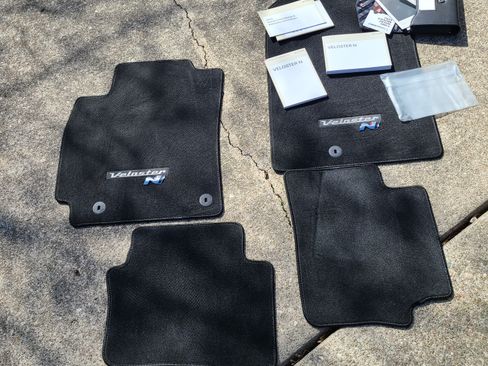 Used 2022 Hyundai Veloster N image 24