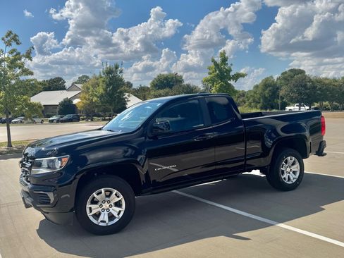 Used 2022 Chevrolet Colorado LT w/ Fleet Safety Package RWD image 2